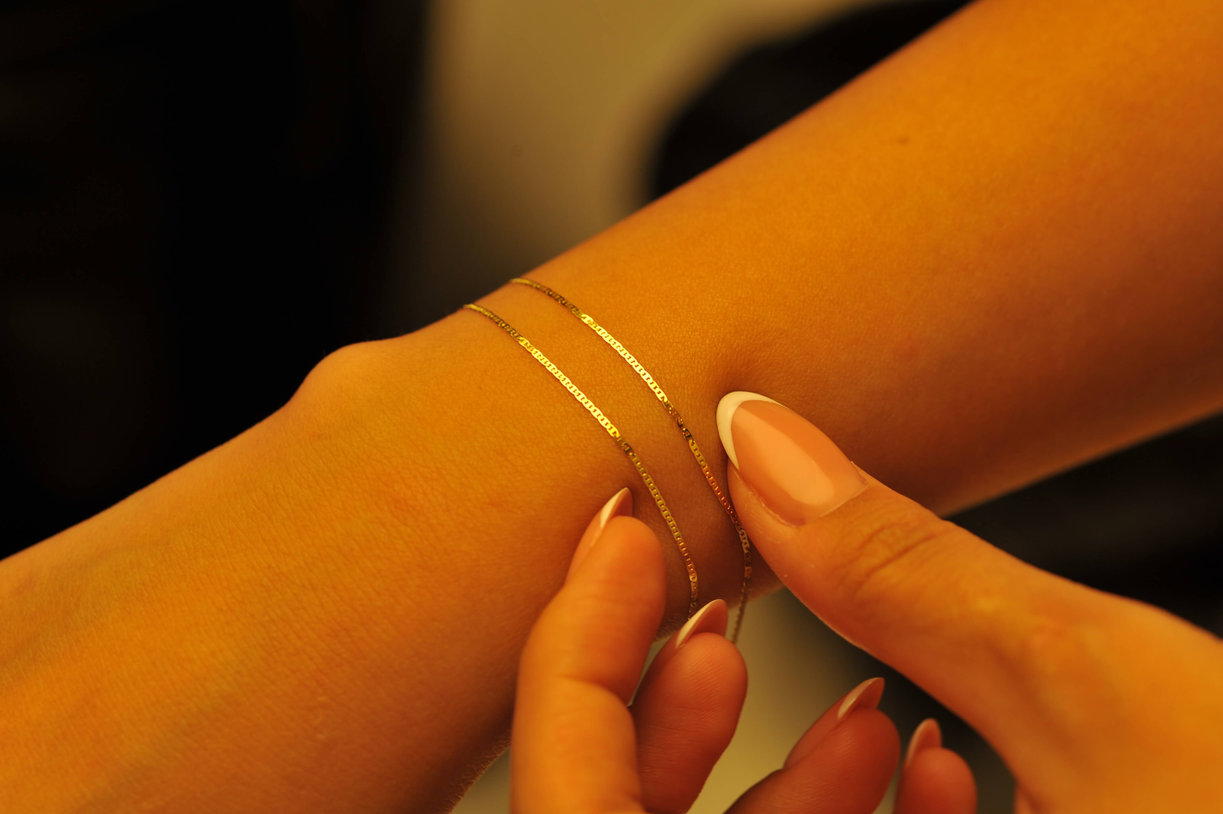 14K Solid Gold 1 mm Herringbone Bracelet